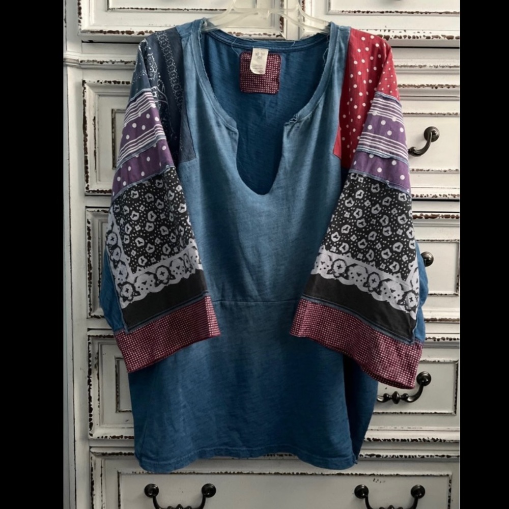 Free People oversized boho handkerchief pattern v-neck pullover Size L